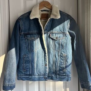 Levi Strauss Women’s Red Tab Sherpa Denim Trucker Jacket, Size Medium